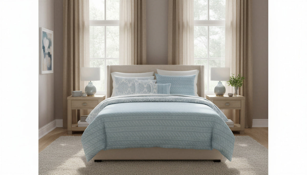 Reversible Clipped Jacquard Medallion 5-Piece Comforter Set, Double/Queen, Light Blue and White – view 5