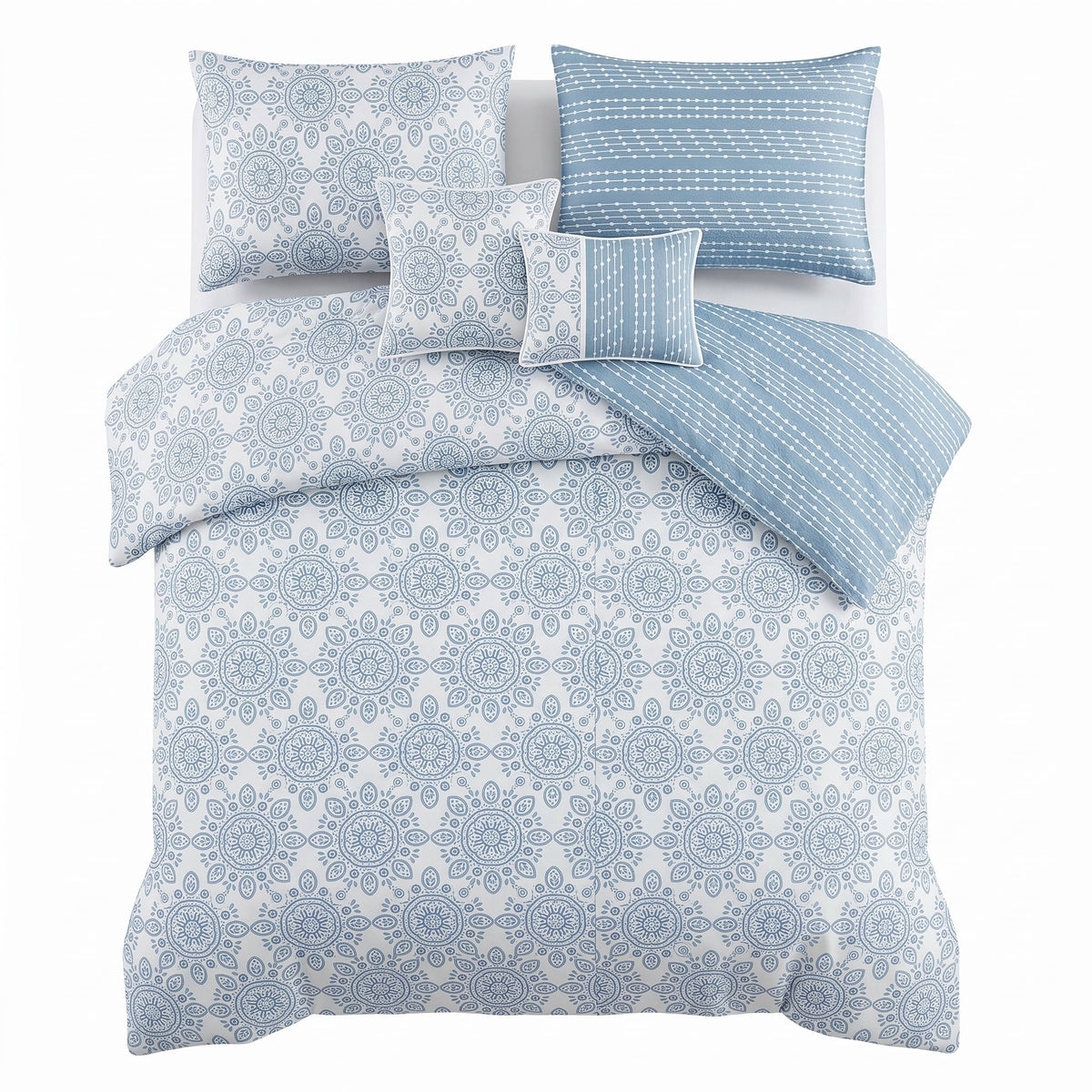 Reversible Clipped Jacquard Medallion 5-Piece Comforter Set, Double/Queen, Light Blue and White – view 2