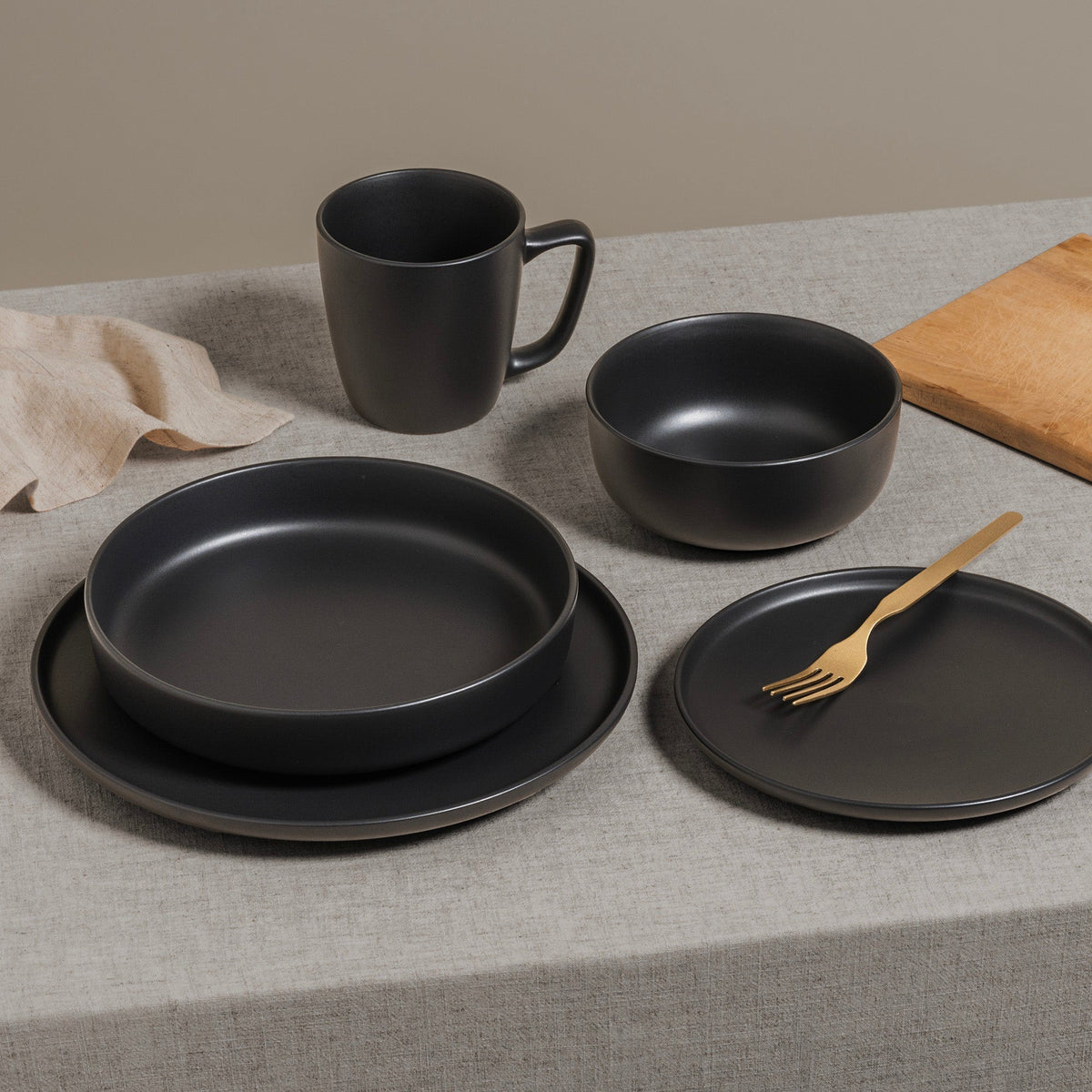 Matte Black Stoneware Dinner Plates, Set of 4, 10.4 in | Lisbon – view 6